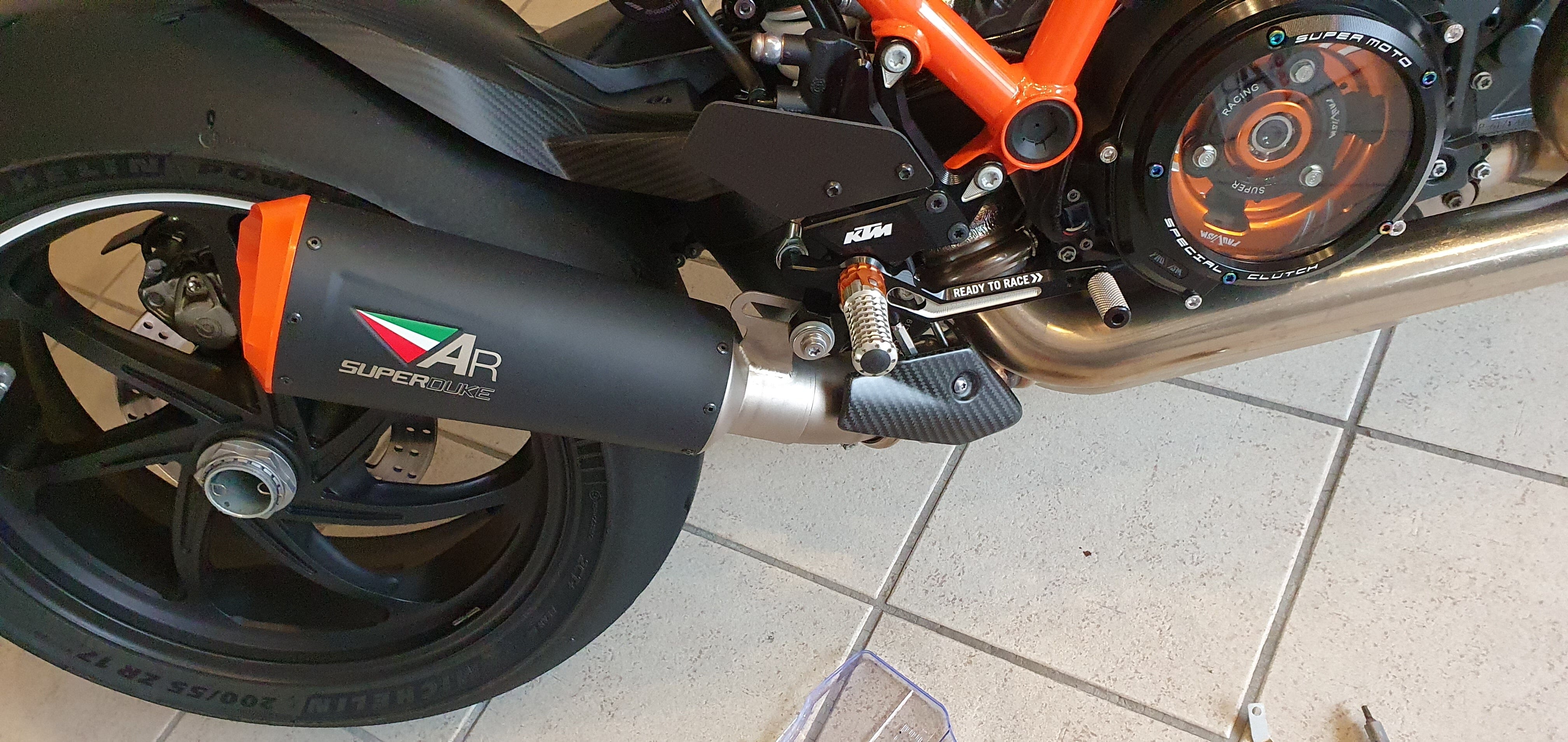 KTM 1290 Super Duke Carbon Auspuff Hitzeschild 2020+ Matt